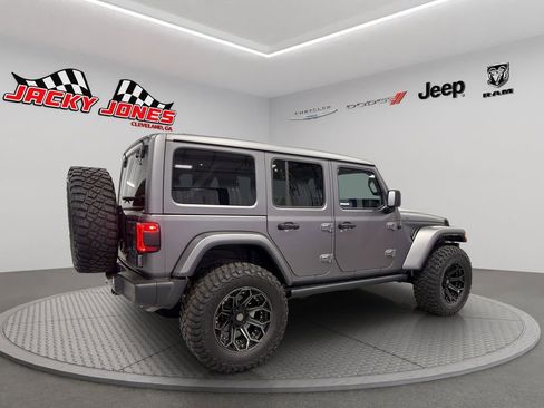 Used 2023 Jeep Wrangler Unlimited Sahara w/ LED Lighting Group AWD/4WD image 10