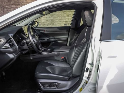 Used 2024 Toyota Camry SE image 25