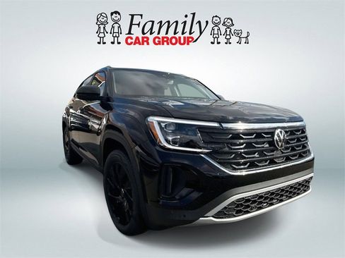 New 2026 Volkswagen Atlas Cross Sport SE FWD image 2