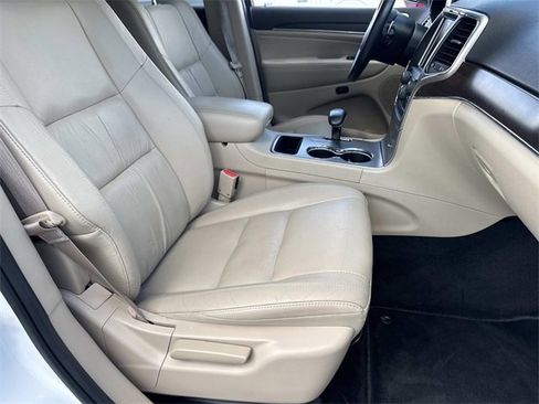 Used 2014 Jeep Grand Cherokee Limited image 11
