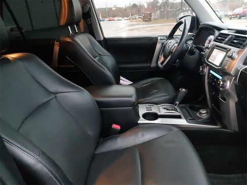 Used 2016 Toyota 4Runner Limited image 10