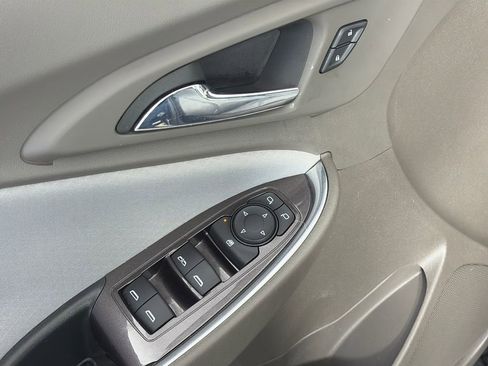 Used 2022 Chevrolet Malibu LT FWD image 25