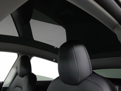 Used 2021 Tesla Model Y Long Range image 7