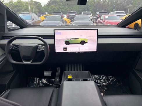 Used 2024 Tesla Cybertruck AWD Crew Cab image 15