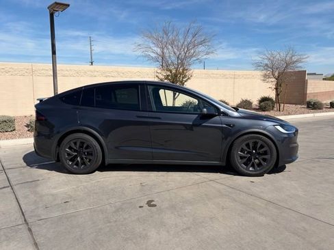 Used 2024 Tesla Model X image 3