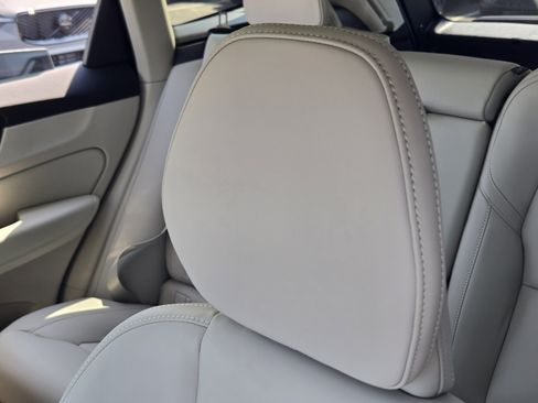 New 2026 Volvo XC60 T8 Ultra image 18