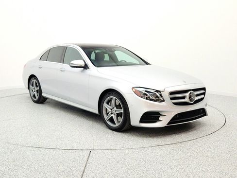 Used 2018 Mercedes-Benz E 300 4MATIC image 3