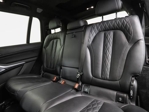 Used 2024 BMW X7 xDrive40i w/ Executive Package image 22