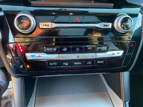 Used 2023 Ford Explorer ST-Line w/ Class IV Trailer Tow Package image 38