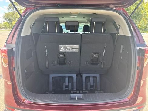 Used 2024 Kia Carnival LX FWD image 11