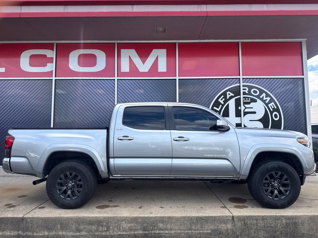Used 2023 Toyota Tacoma SR5 AWD/4WD image 4