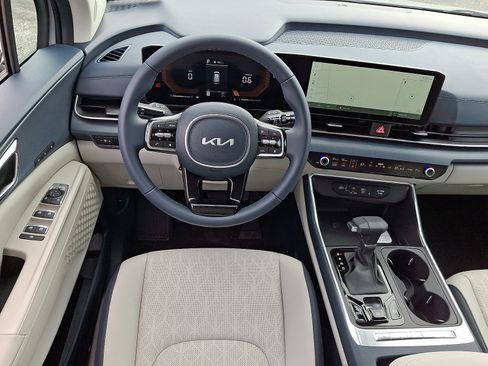 New 2026 Kia Carnival EX FWD image 12