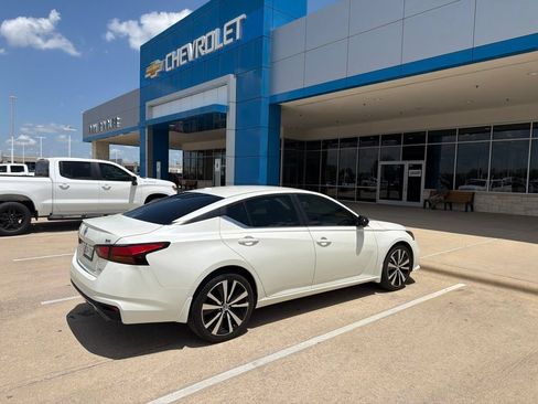 Used 2019 Nissan Altima 2.5 SR AWD/4WD image 2