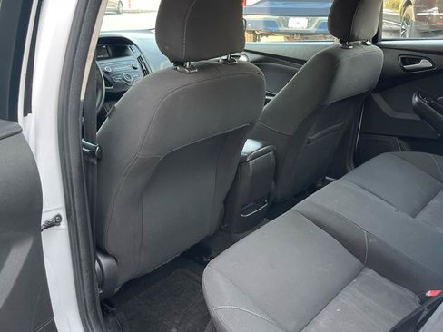 Used 2018 Ford Focus SE FWD image 13