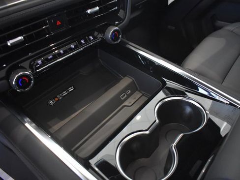 New 2026 Chevrolet Suburban Z71 w/ Z71 Off-Road Package image 23