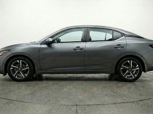 Used 2025 Nissan Sentra SV image 5