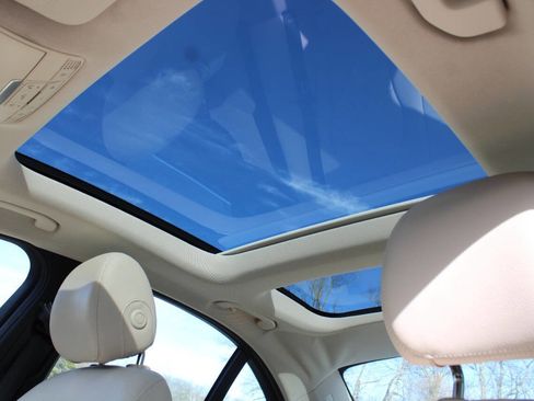 Used 2016 Mercedes-Benz C 300 4MATIC Sedan image 14