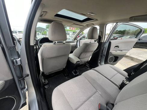 Used 2018 Honda HR-V EX image 17