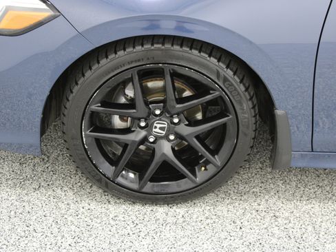 Used 2025 Honda Civic Sport image 11