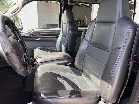 Used 2005 Ford F250 XLT AWD/4WD image 10