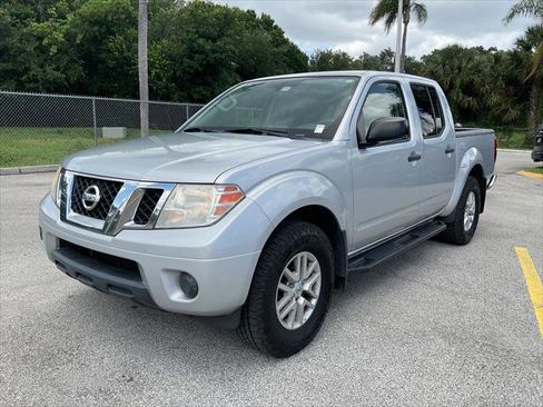 Used 2019 Nissan Frontier SV AWD/4WD image 2