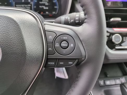 Used 2026 Toyota Corolla Cross XLE w/ Convenience Package AWD/4WD image 16