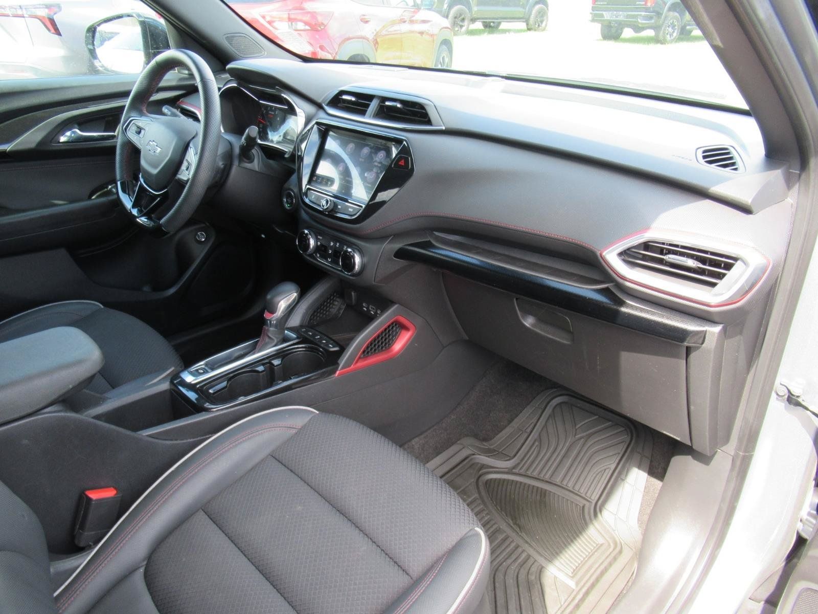Used 2023 Chevrolet TrailBlazer RS w/ Sun and Liftgate Package AWD/4WD image 11
