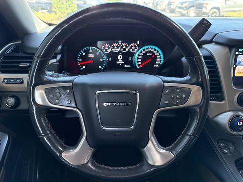 Used 2018 GMC Yukon Denali RWD image 15