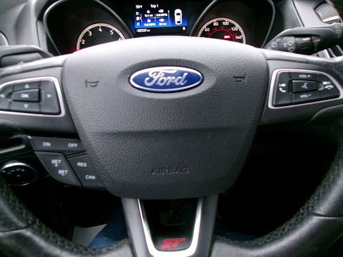 Used 2016 Ford Focus ST image 23