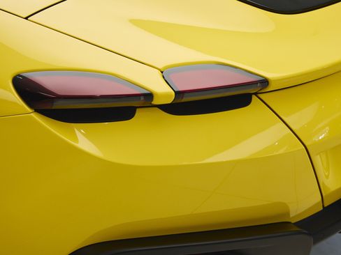 Used 2025 Ferrari Roma Spider RWD image 21