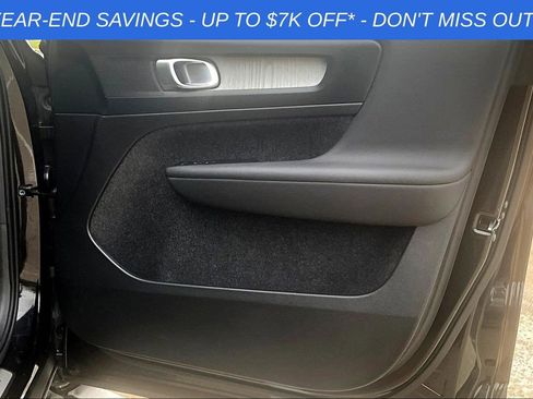 Used 2025 Volvo XC40 B5 Core w/ Protection Package Premier image 14