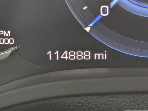 Used 2018 Cadillac Escalade Premium Luxury image 28