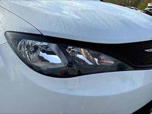 Used 2022 Chrysler Voyager LX FWD image 29
