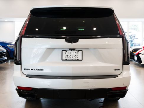 Used 2023 Cadillac Escalade Sport w/ LPO, ONYX Package AWD/4WD image 5
