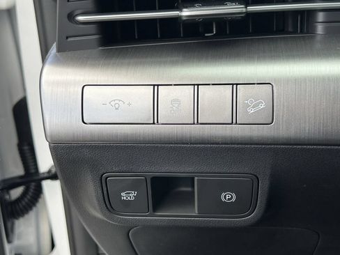 New 2026 Hyundai Kona Limited FWD image 32