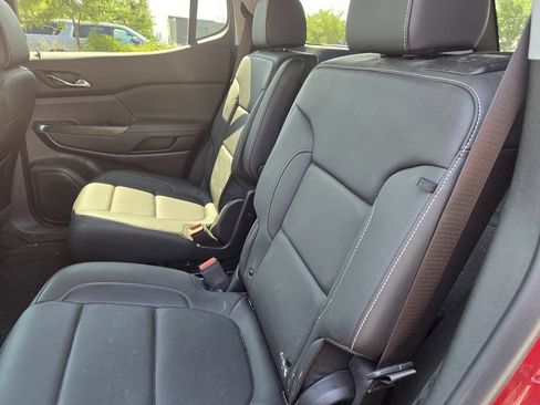 Used 2023 GMC Acadia SLT w/ Elevation Edition AWD/4WD image 3