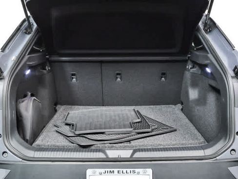 Certified 2025 Volkswagen ID.4 Pro RWD image 30