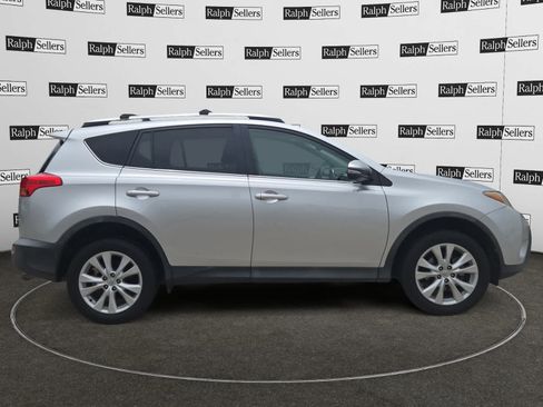 Used 2015 Toyota RAV4 Limited w/ Technology Package FWD image 7