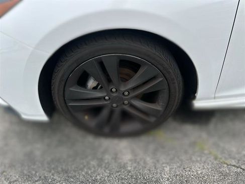 Used 2018 Chevrolet Cruze Premier image 40