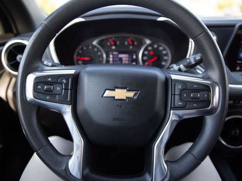 Used 2021 Chevrolet Blazer LT AWD/4WD image 12