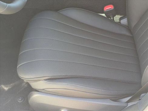 New 2026 Mercedes-Benz E 450 4MATIC Sedan image 4