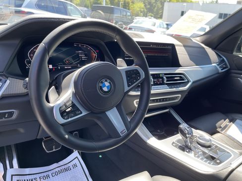 Used 2022 BMW X5 sDrive40i w/ M Sport Package image 11