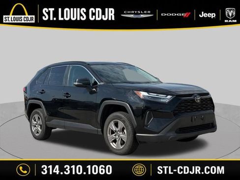 Used 2024 Toyota RAV4 XLE AWD/4WD image 1
