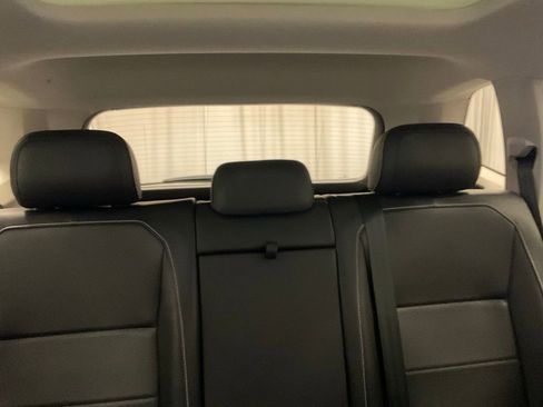 Used 2021 Volkswagen Tiguan S image 21