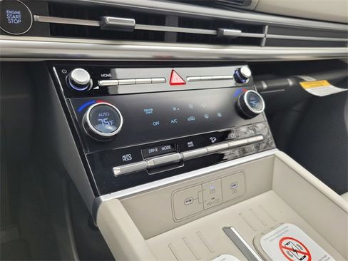 New 2026 Hyundai Santa Fe SE image 17