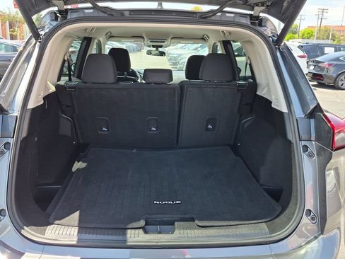 Certified 2026 Nissan Rogue SV FWD image 29