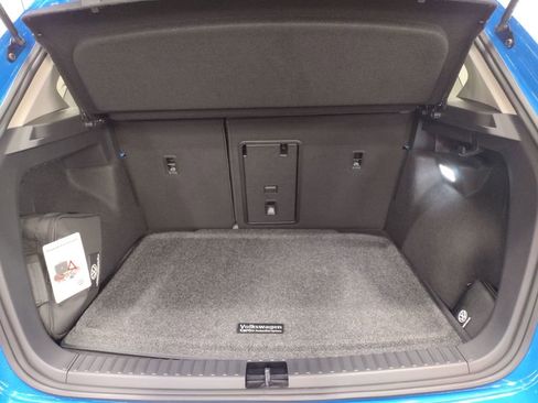 New 2025 Volkswagen Taos SEL image 16