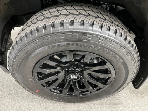 Used 2025 Ford F150 Lariat AWD/4WD image 15