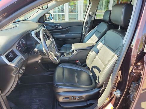 Certified 2021 GMC Acadia SLT w/ Preferred Package AWD/4WD image 9
