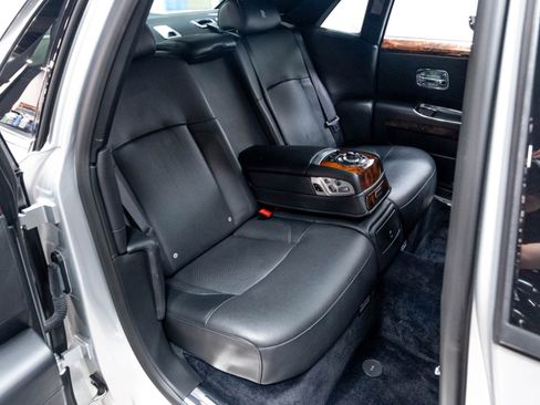 Used 2012 Rolls-Royce Ghost RWD image 32